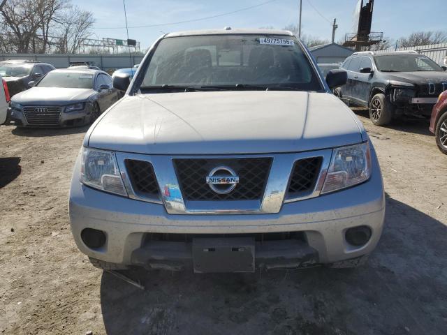  NISSAN FRONTIER 2017 Серебристый