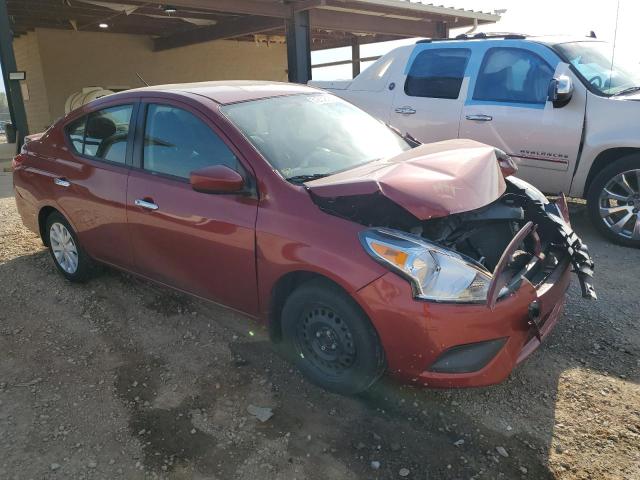  NISSAN VERSA 2019 Красный
