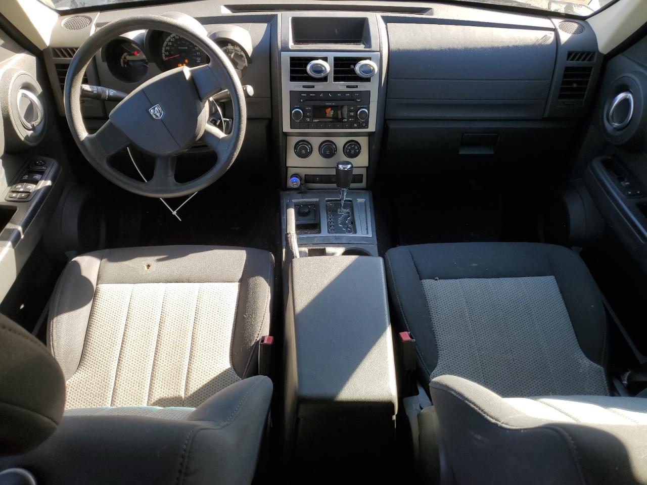 2010 Dodge Nitro - Image 8