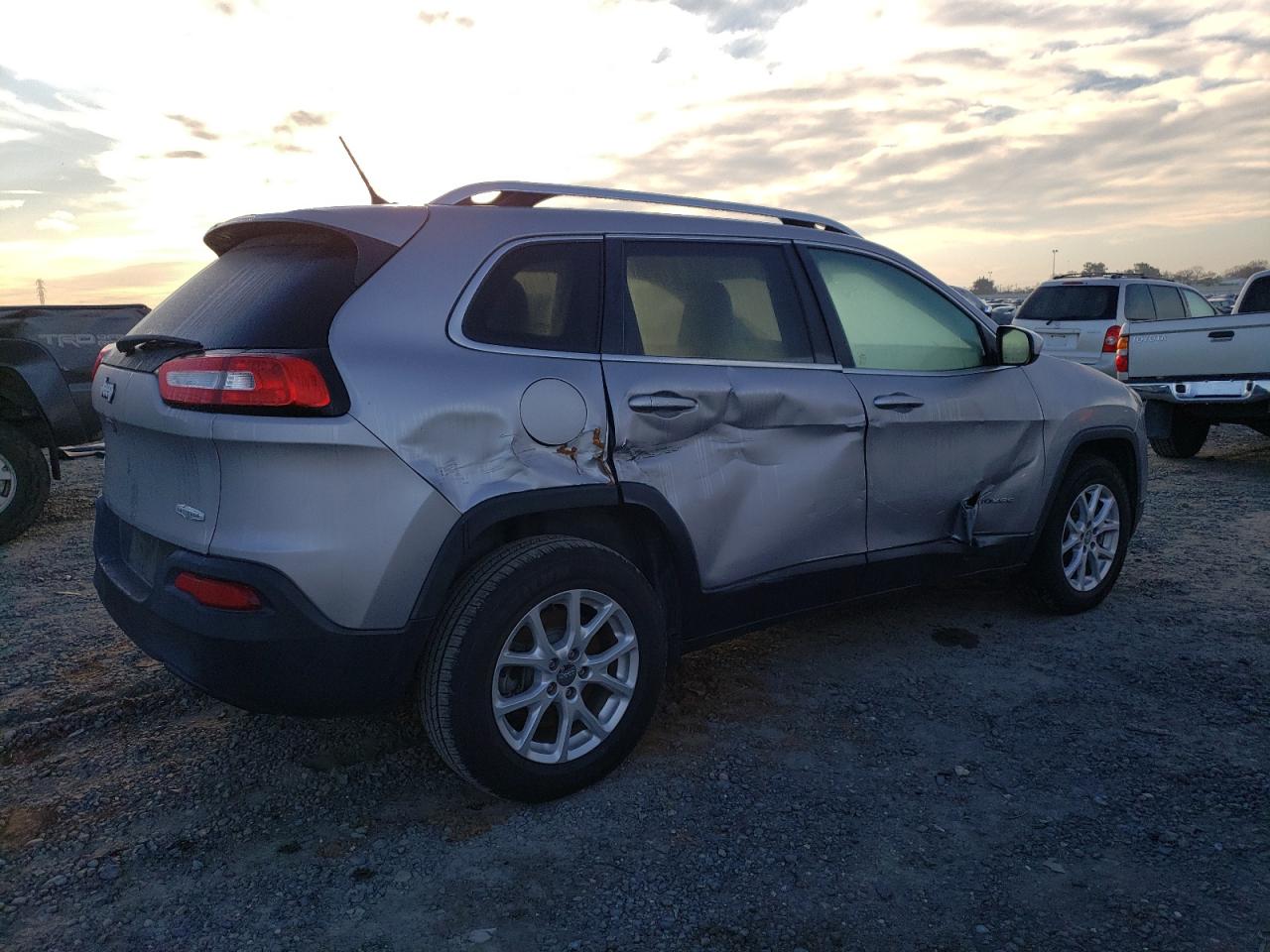 2018 Jeep Grand Cherokee - Image 3