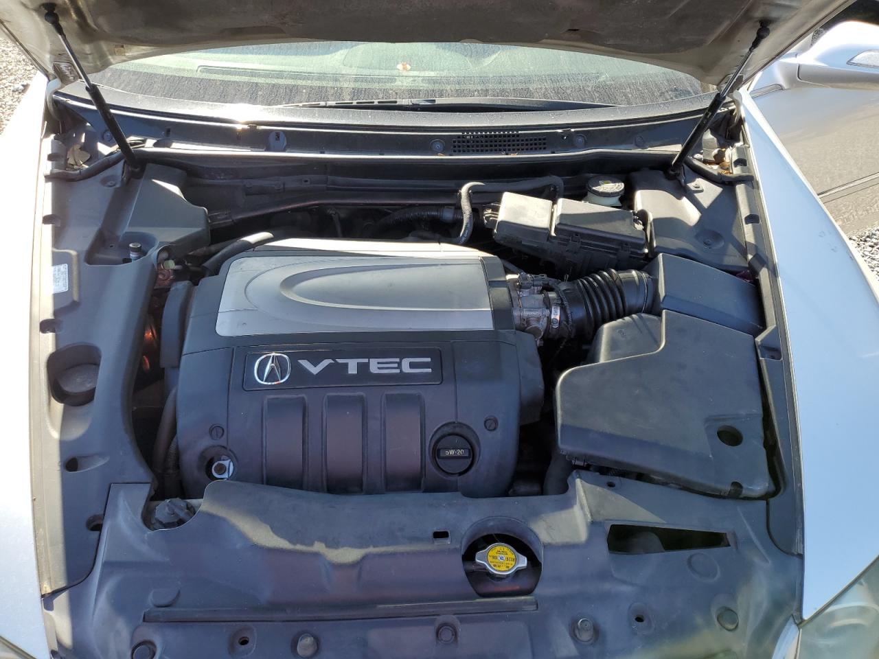 2005 Acura RL - Image 11