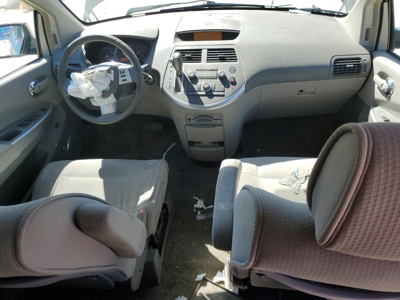 2009 Nissan Quest - Image 8