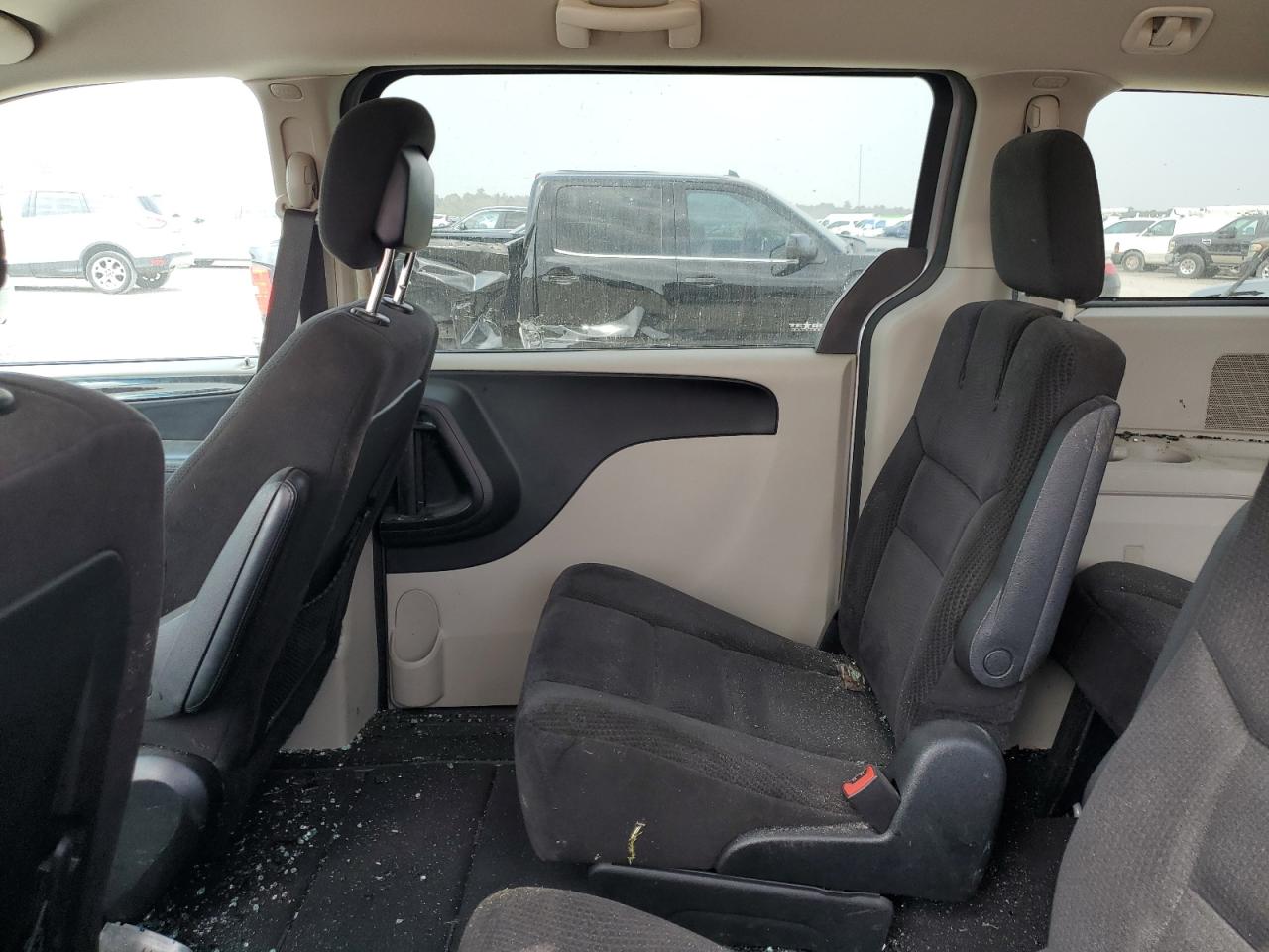 2014 Dodge Caravan - Image 11