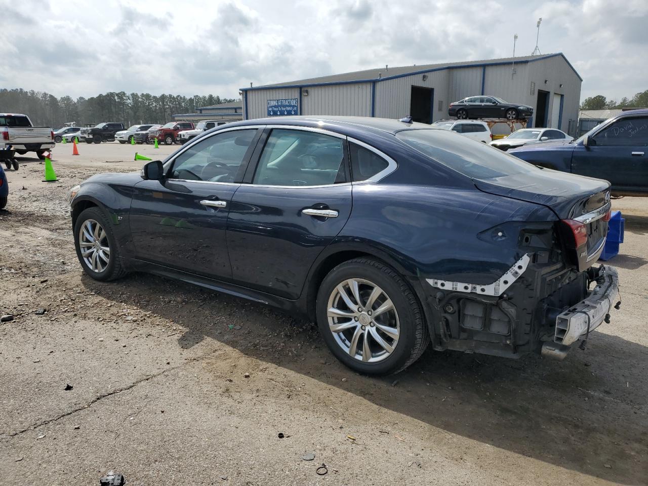 2019 Infiniti Q70 - Image 2