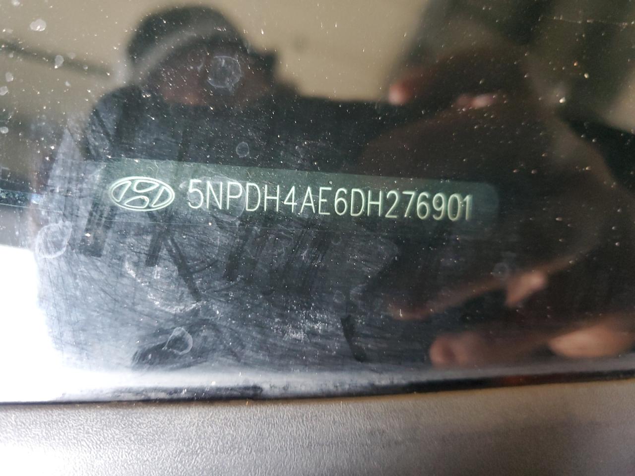 2013 Hyundai Elantra - Image 12