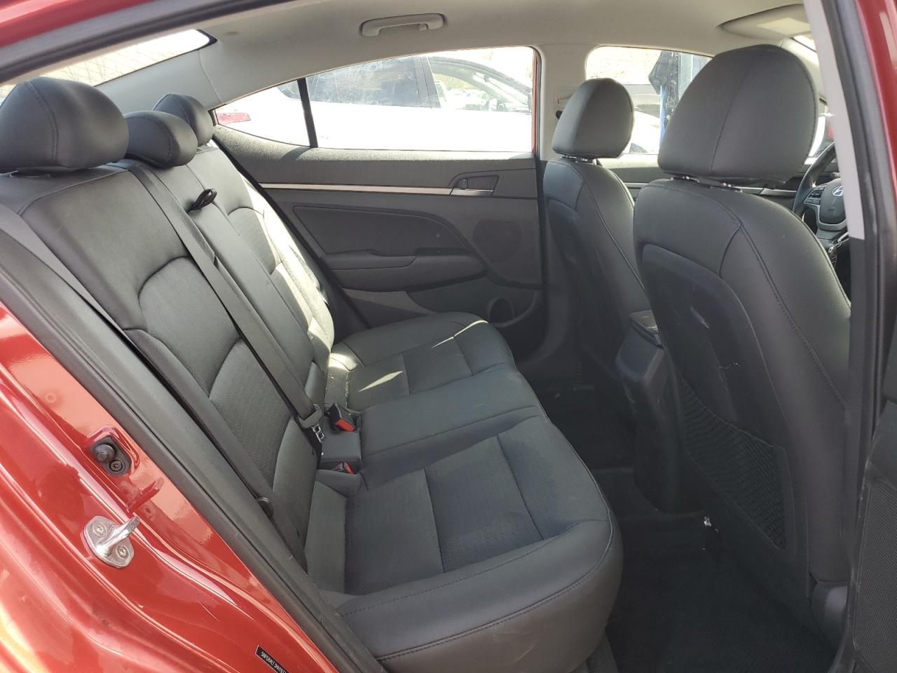 2017 Hyundai Elantra - Image 10