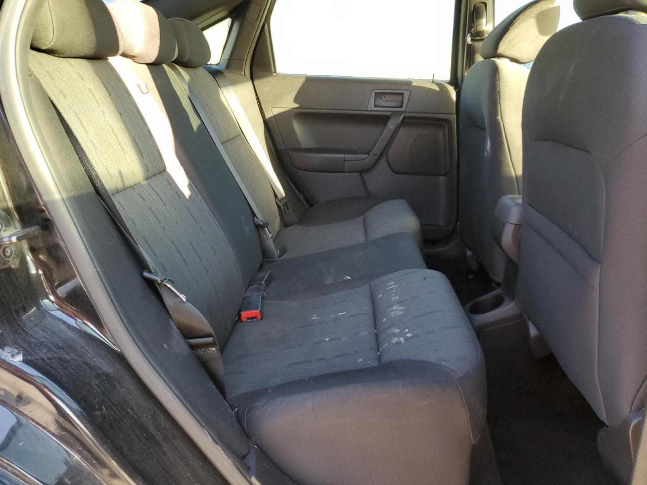 2010 Ford Focus - Image 10