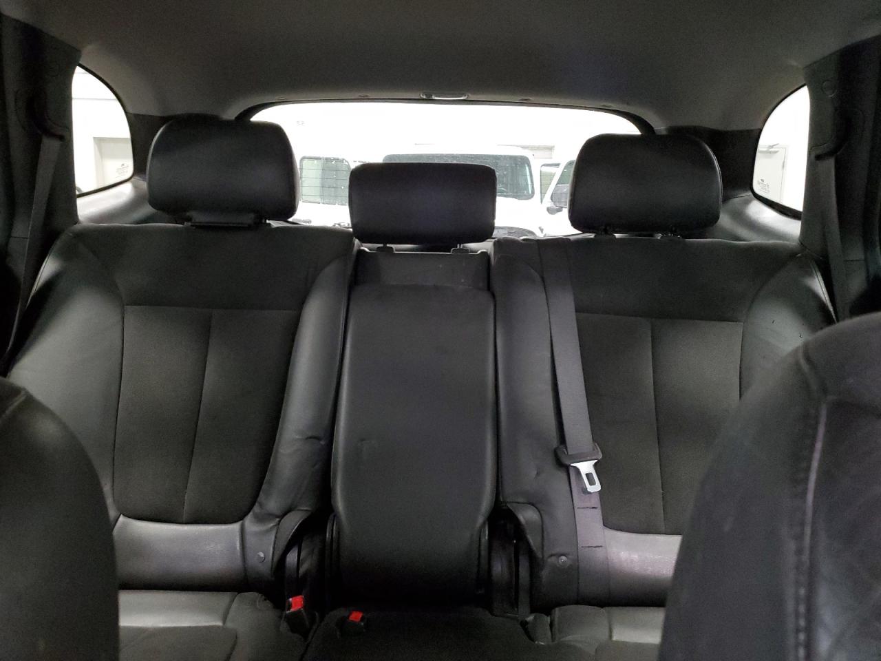 2010 Hyundai Santa Fe - Image 10