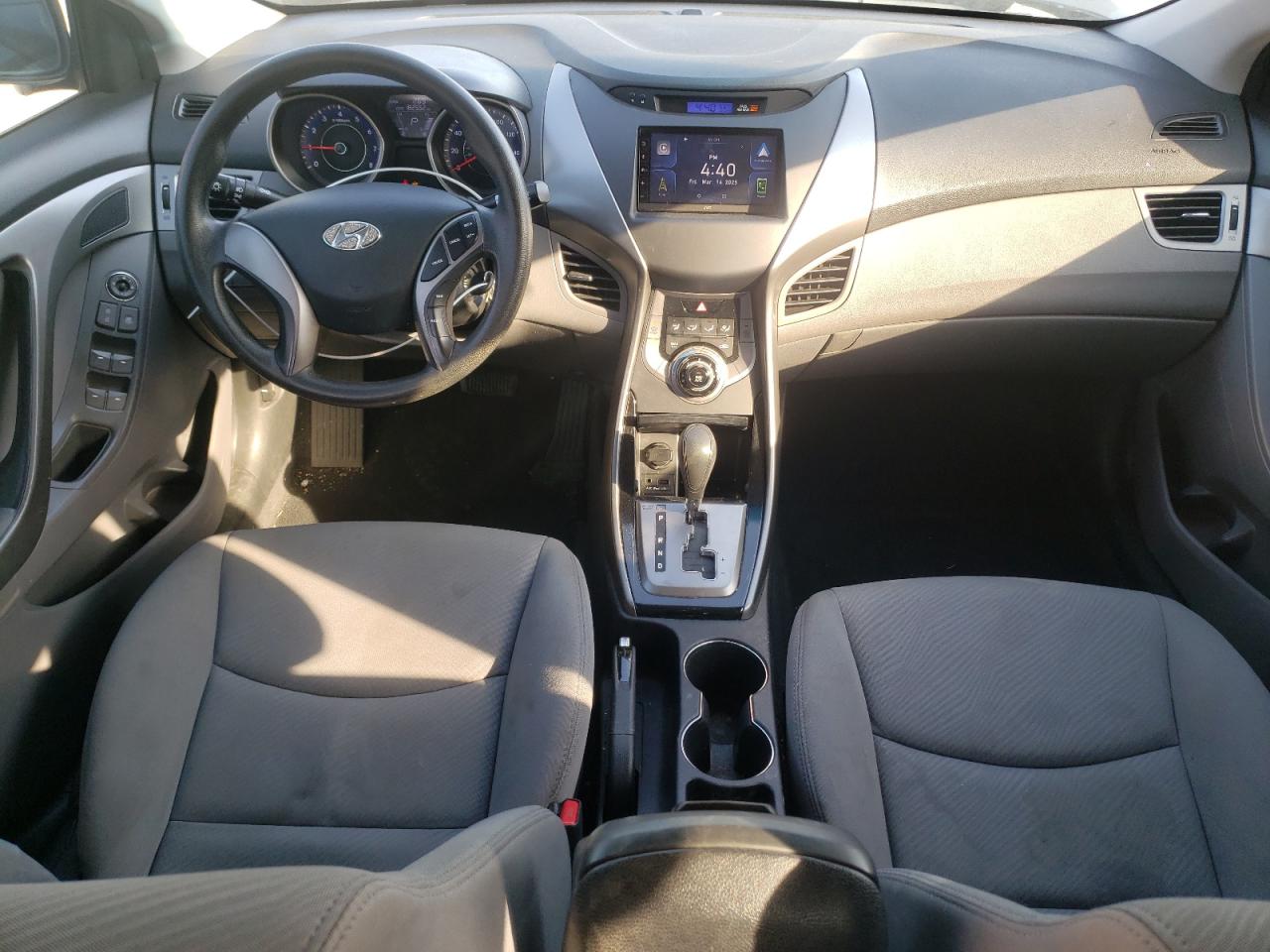 2013 Hyundai Elantra - Image 8