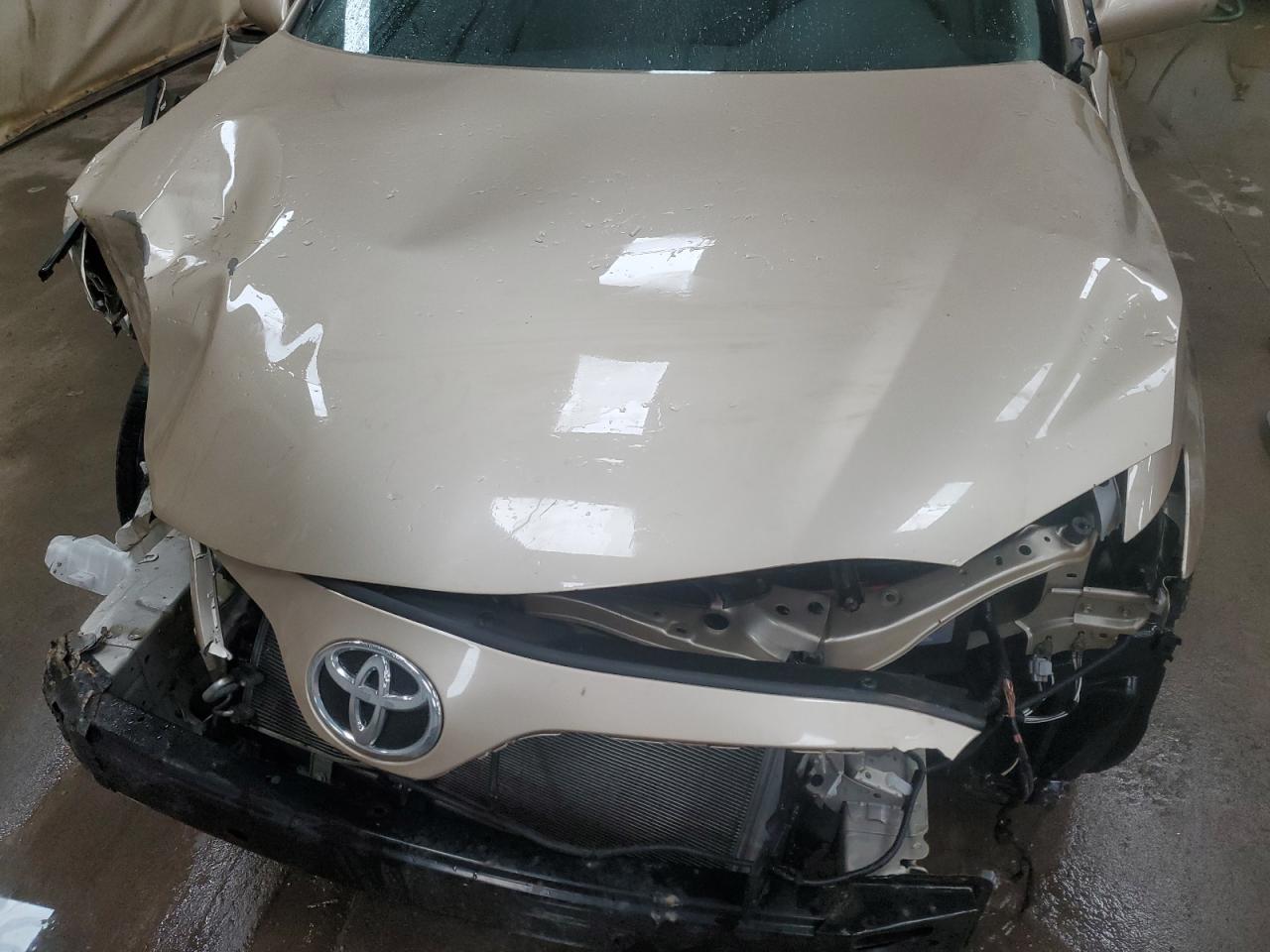 2011 Toyota Camry - Image 11