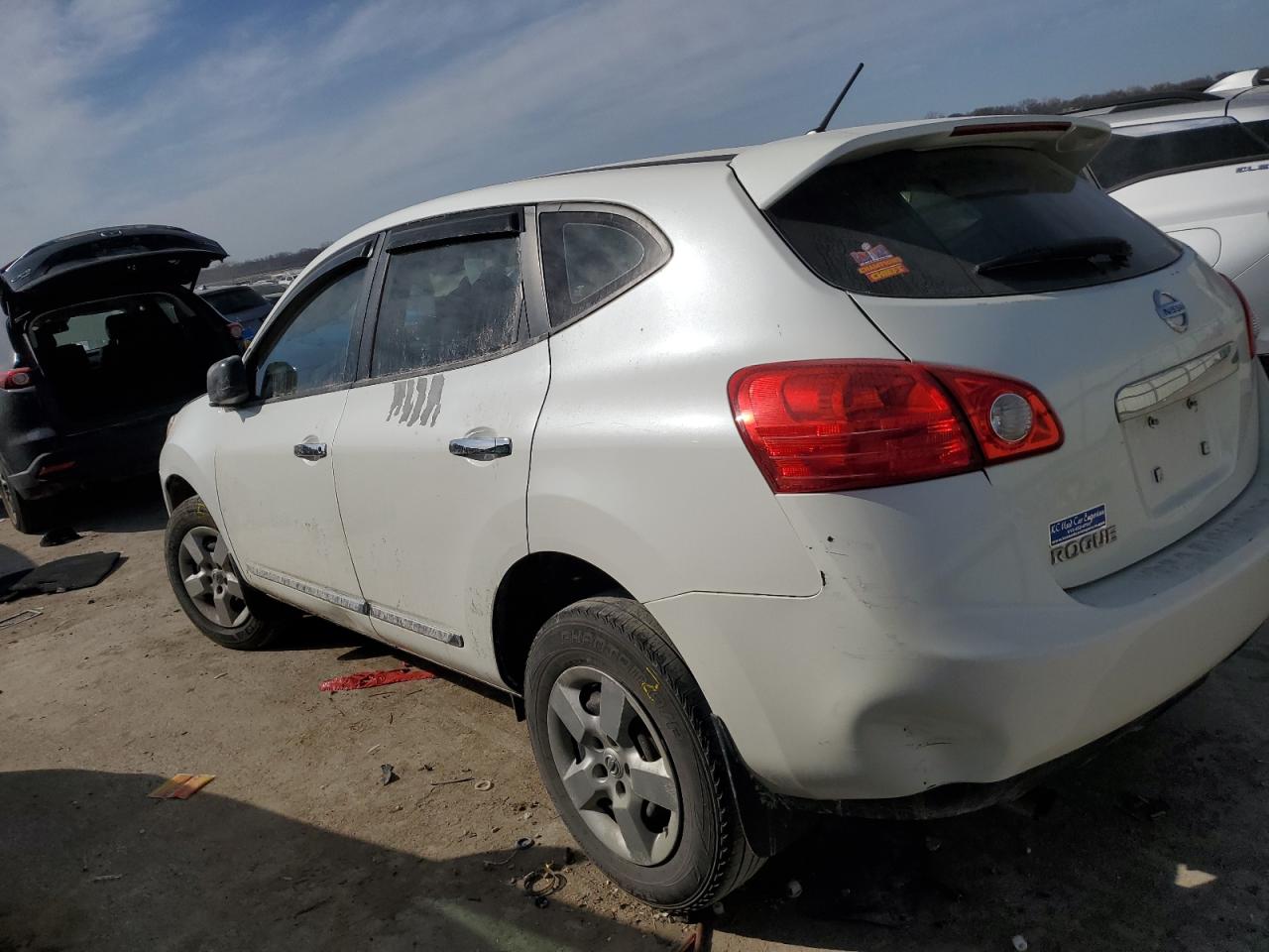 2012 Nissan Rogue - Image 2