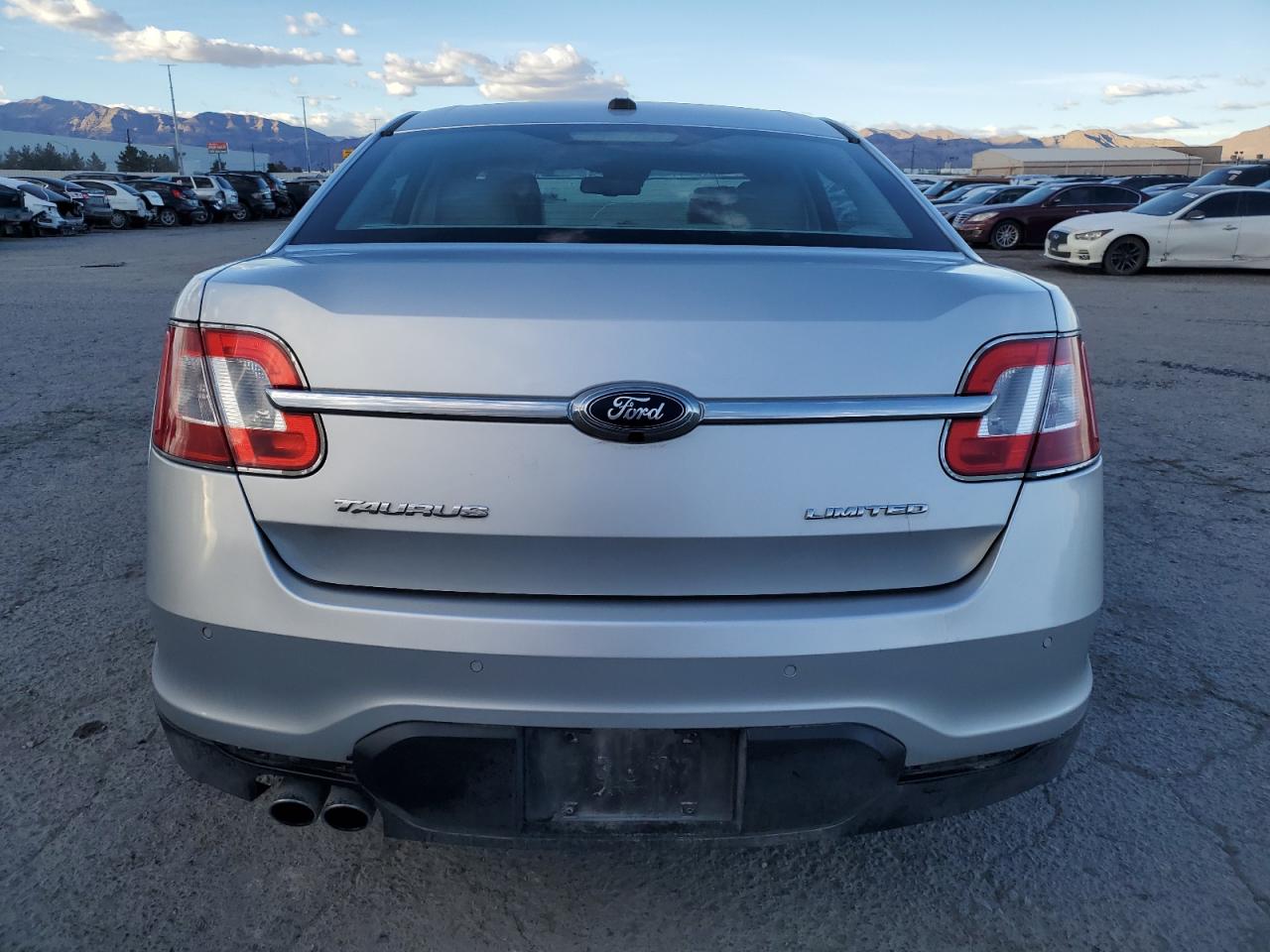 2011 Ford Taurus - Image 6