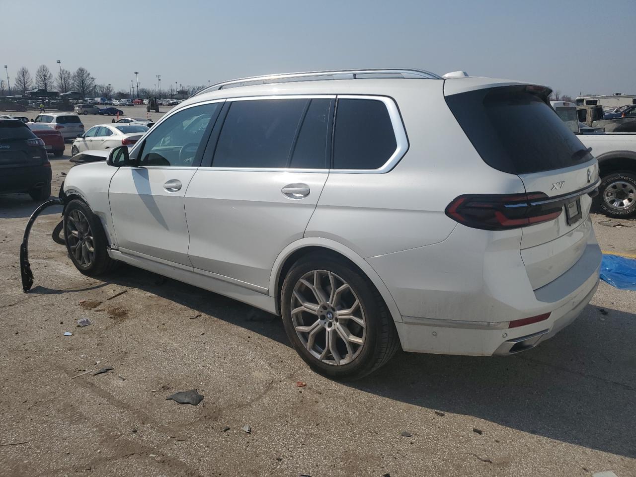 2023 BMW X7 - Image 2