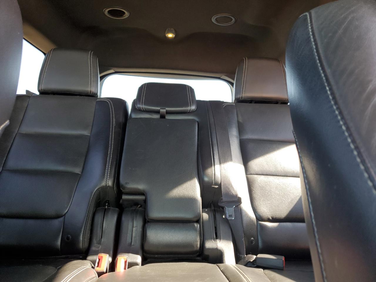 2015 Ford Explorer - Image 10