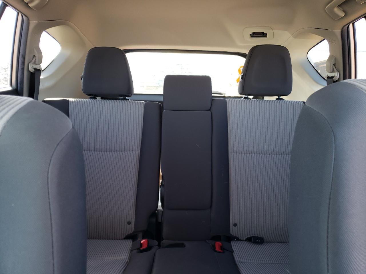 2015 Toyota RAV 4 - Image 10