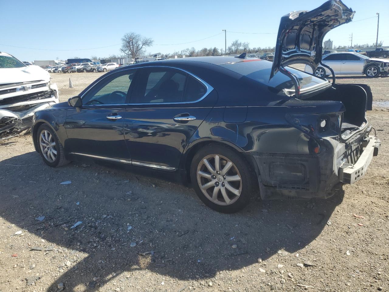 2008 Lexus LS - Image 2