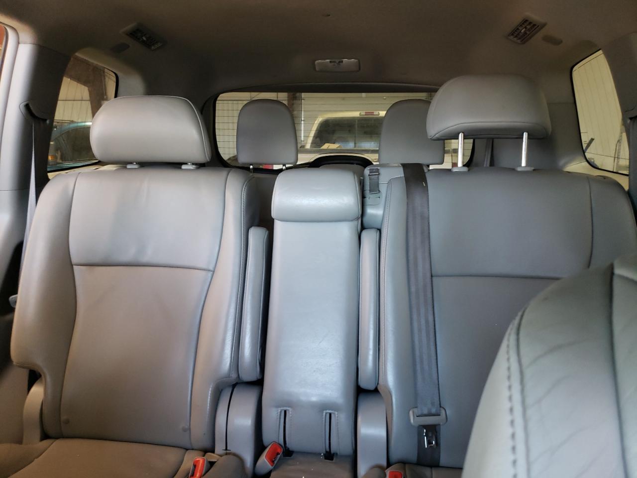 2012 Toyota Highlander - Image 10