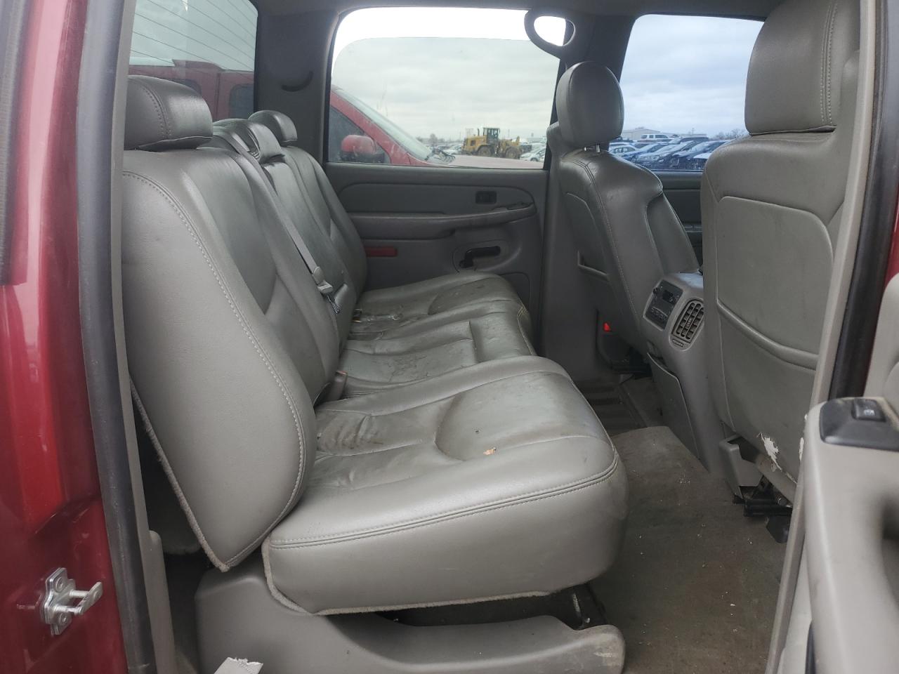 2005 Chevrolet Silverado - Image 10