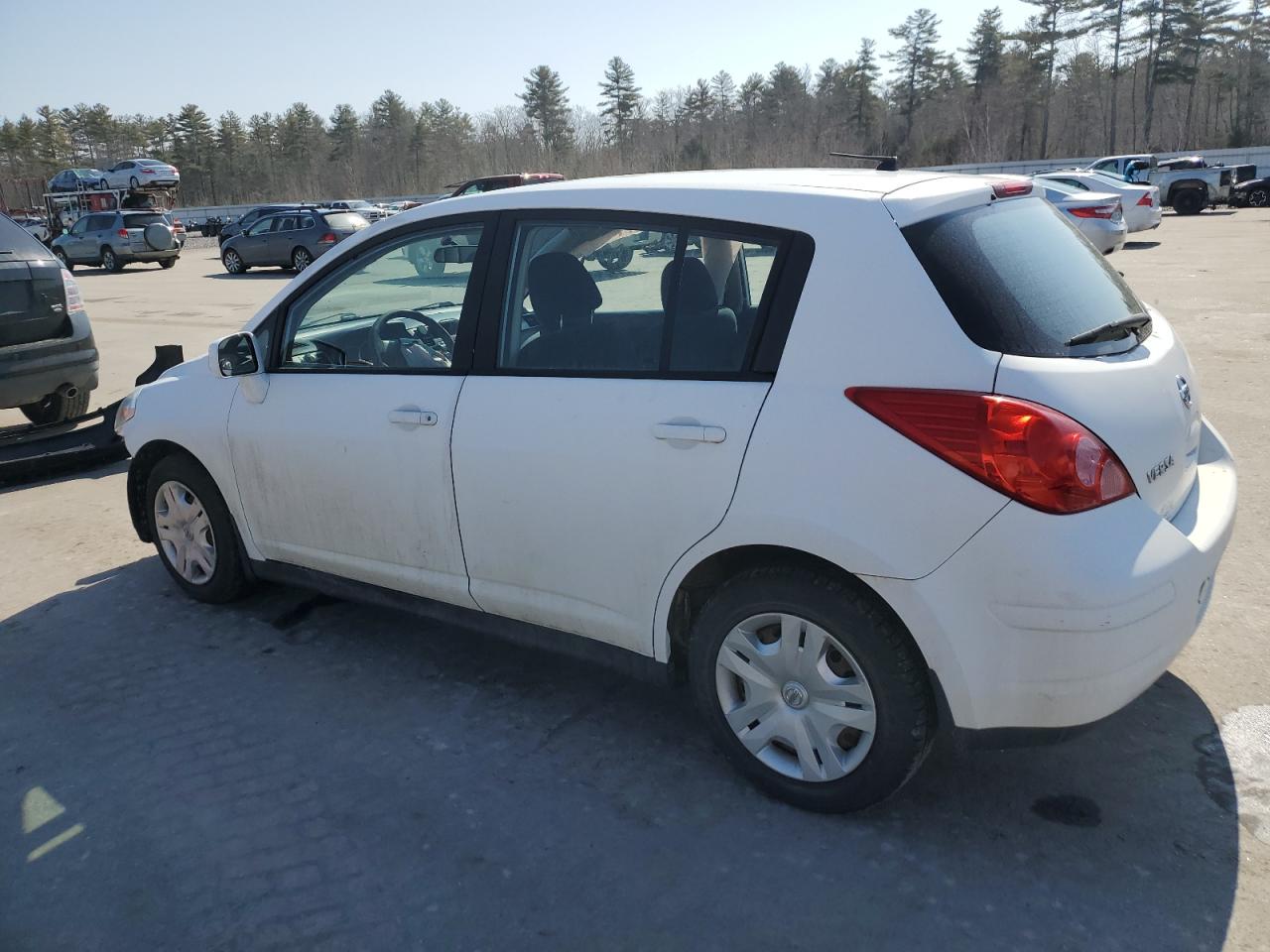 2011 Nissan Versa - Image 2