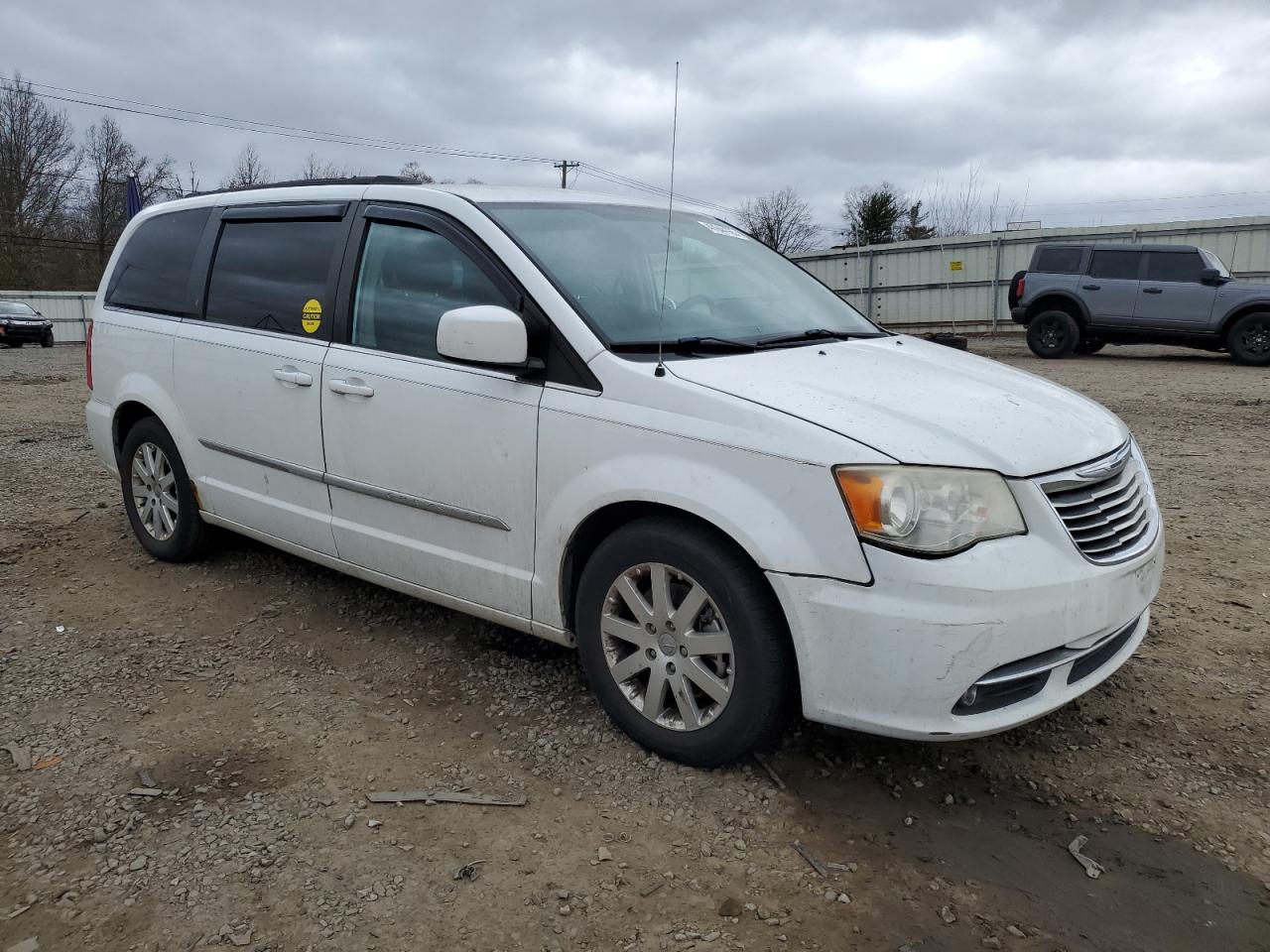 2014 Chrysler Town & Country - Image 4