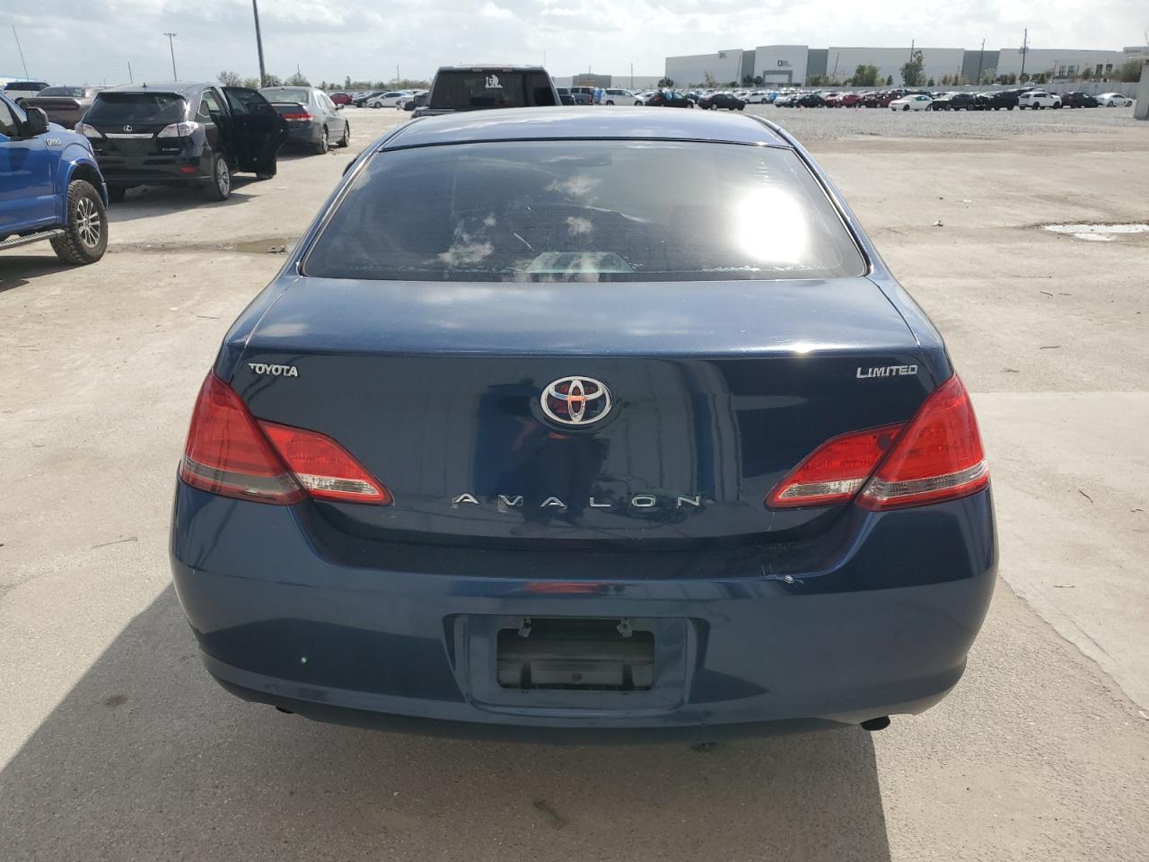 2007 Toyota Avalon - Image 6