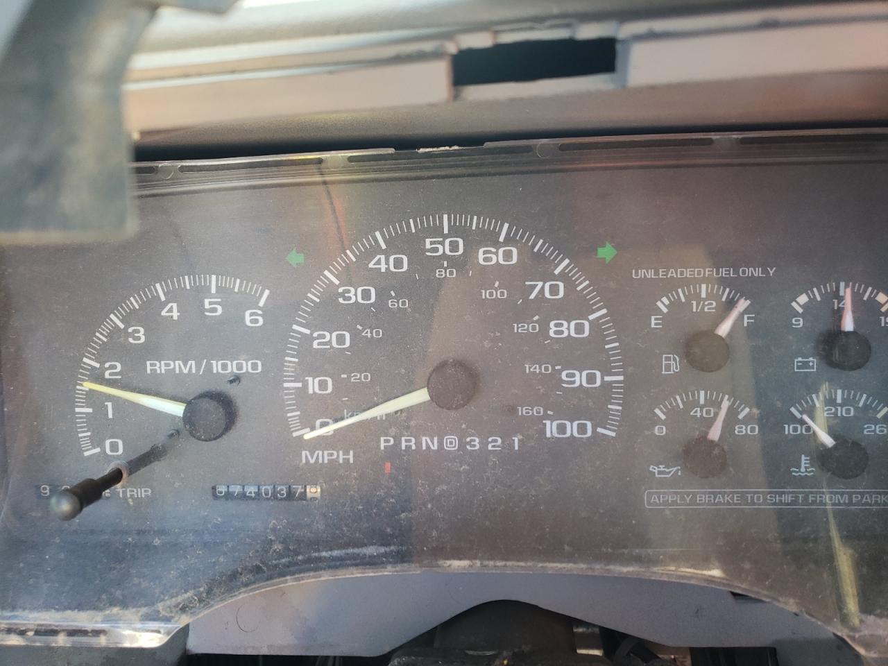 1998 GMC Sierra K2500 VIN: 1GTGK24R4WZ551100 Lot: 63021595