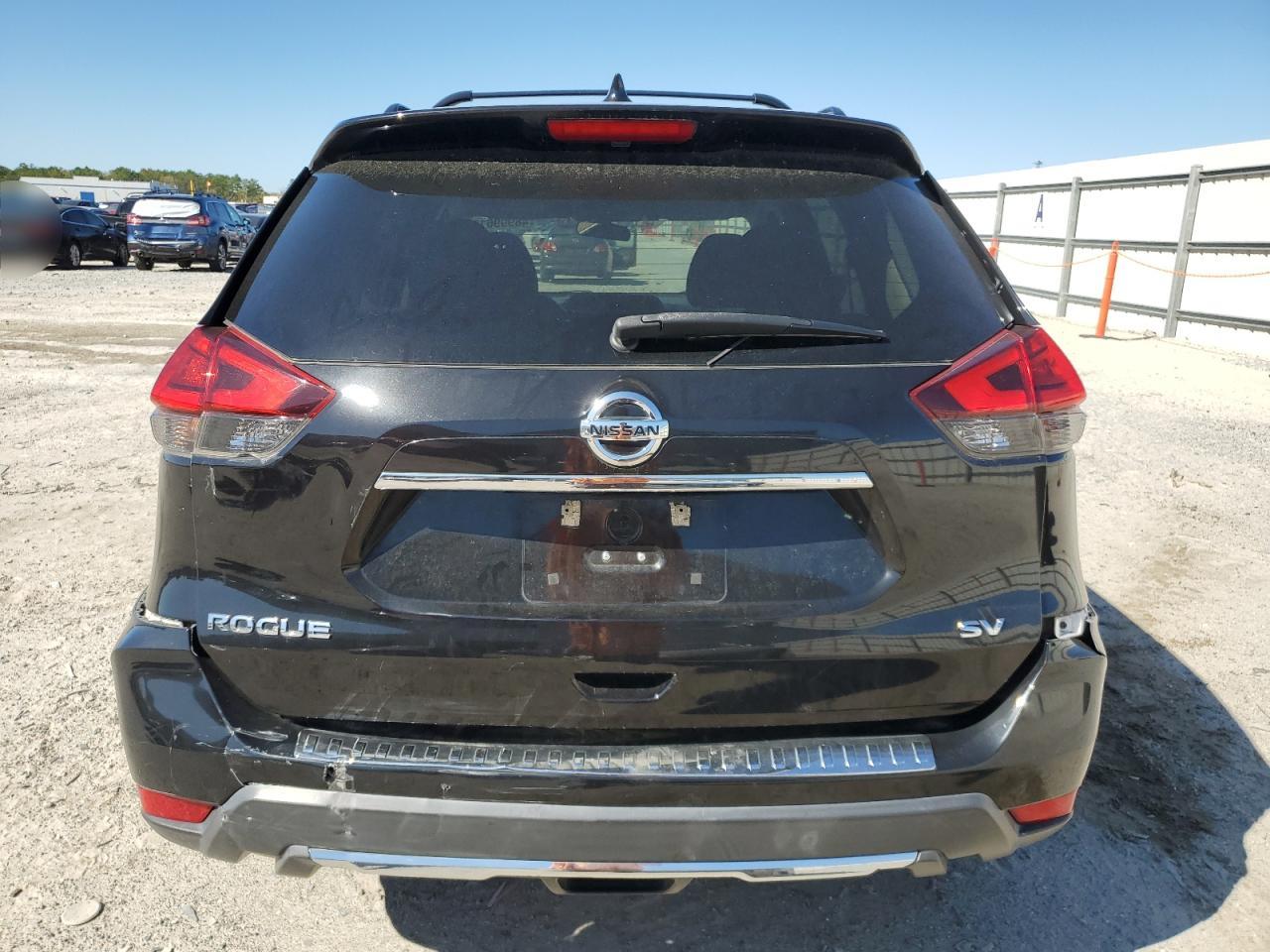 2017 Nissan Rogue - Image 6