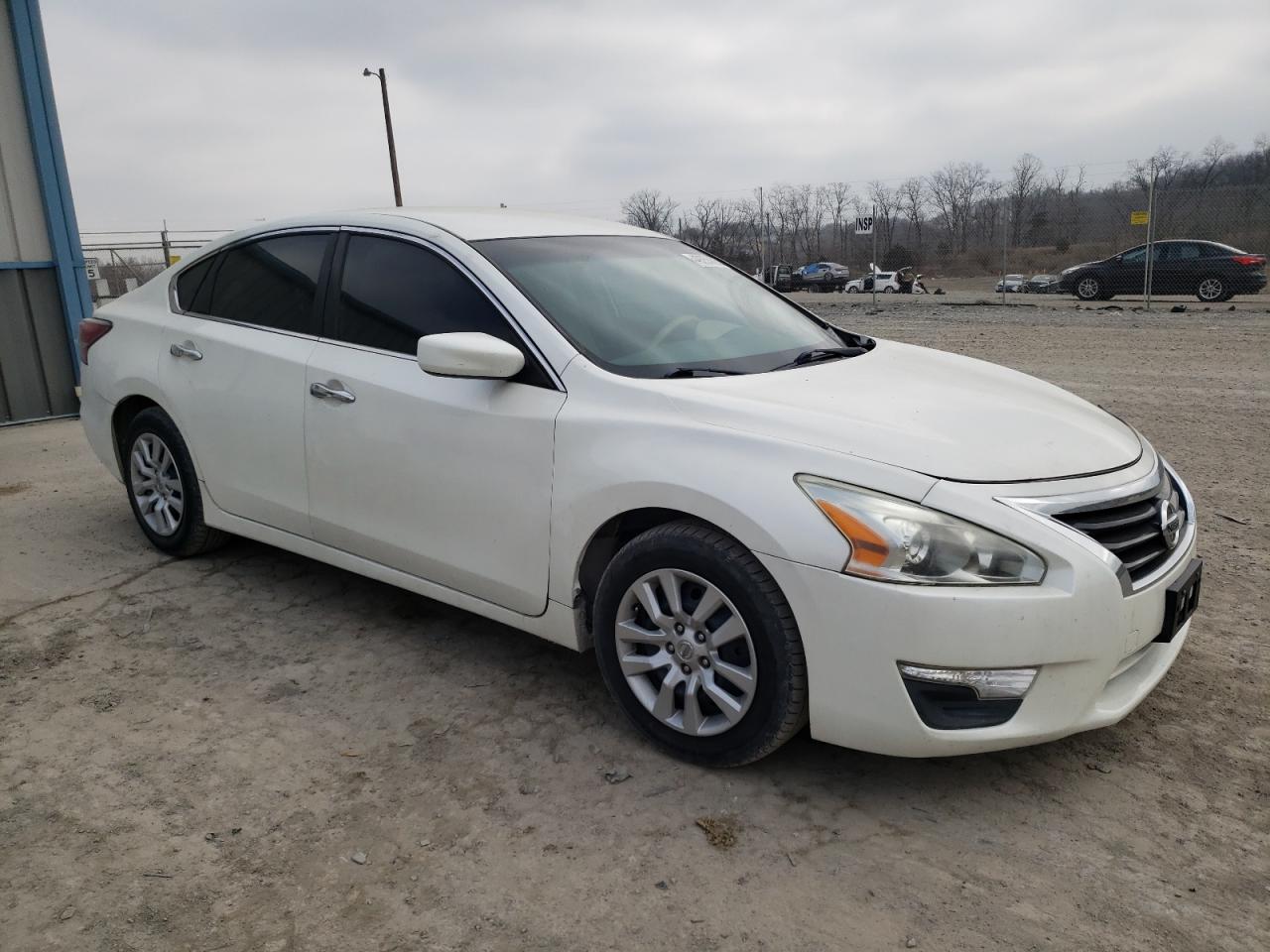 2015 Nissan Altima - Image 4