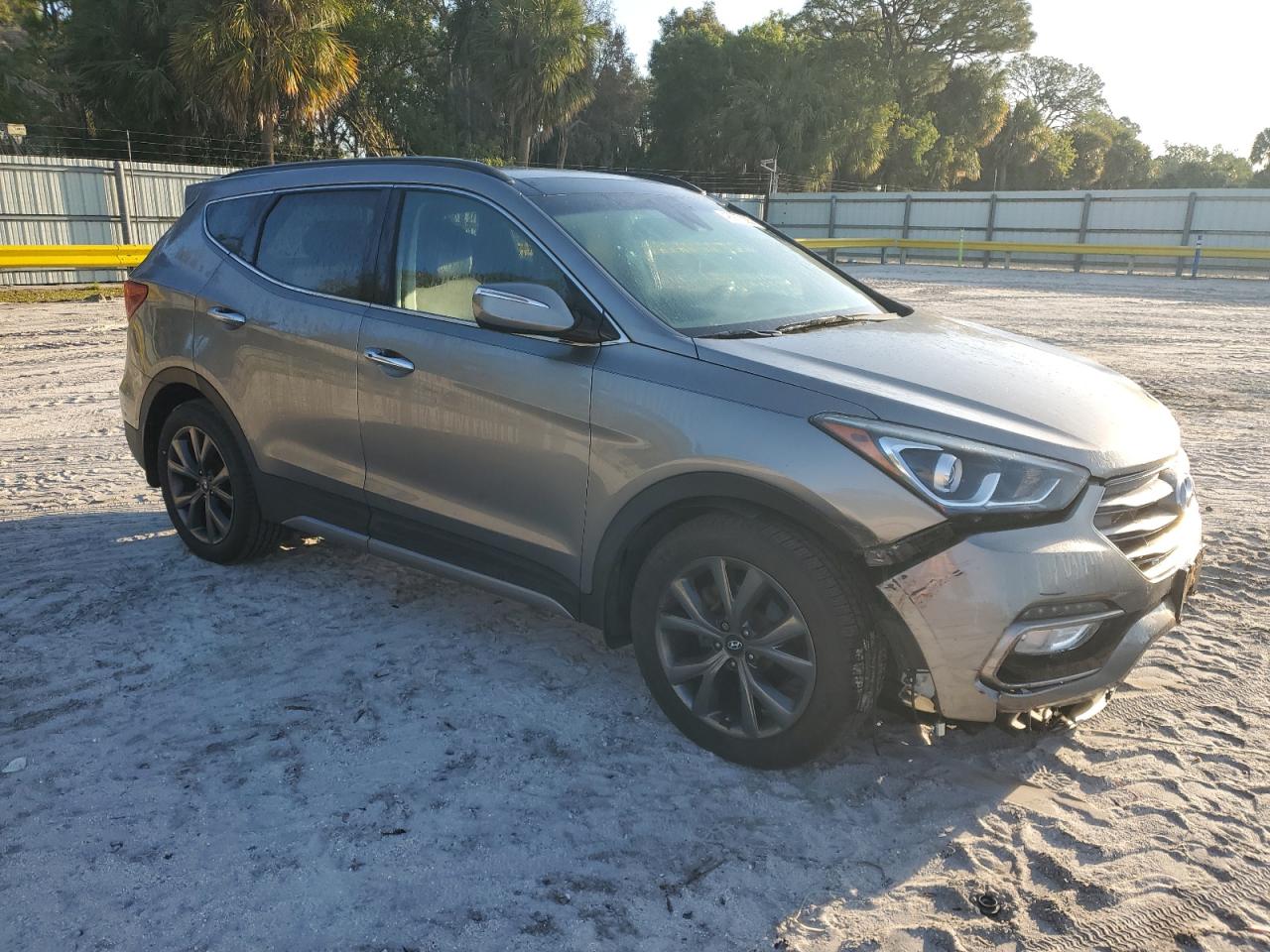 2018 Hyundai Santa Fe - Image 4