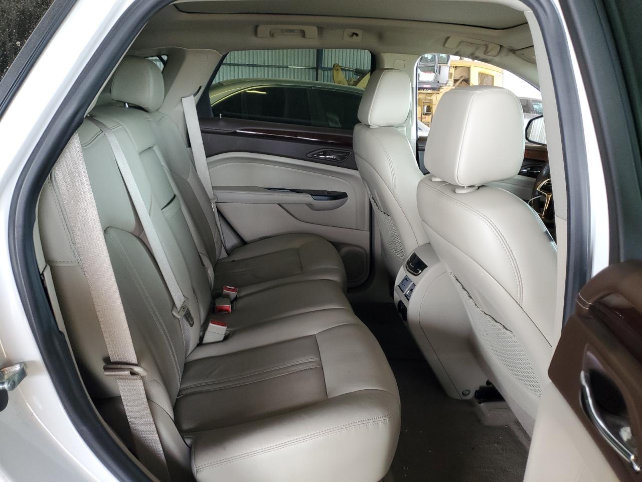 2015 Cadillac SRX - Image 11