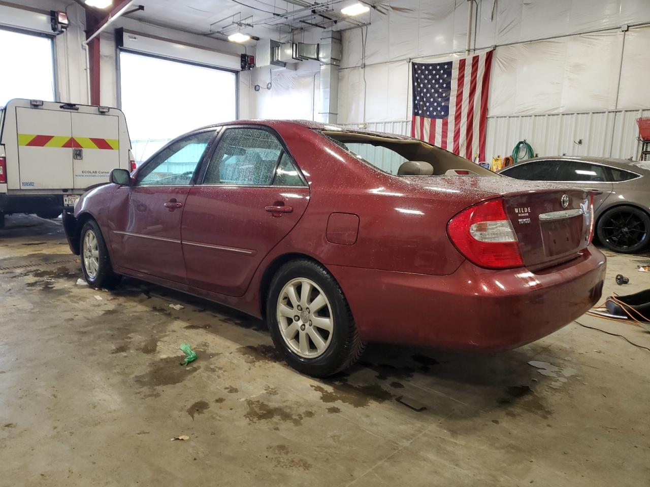 2004 Toyota Camry - Image 2