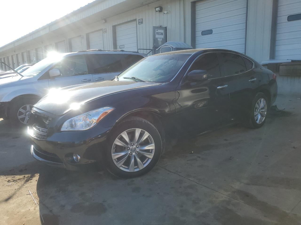 2011 Infiniti M - Image 1