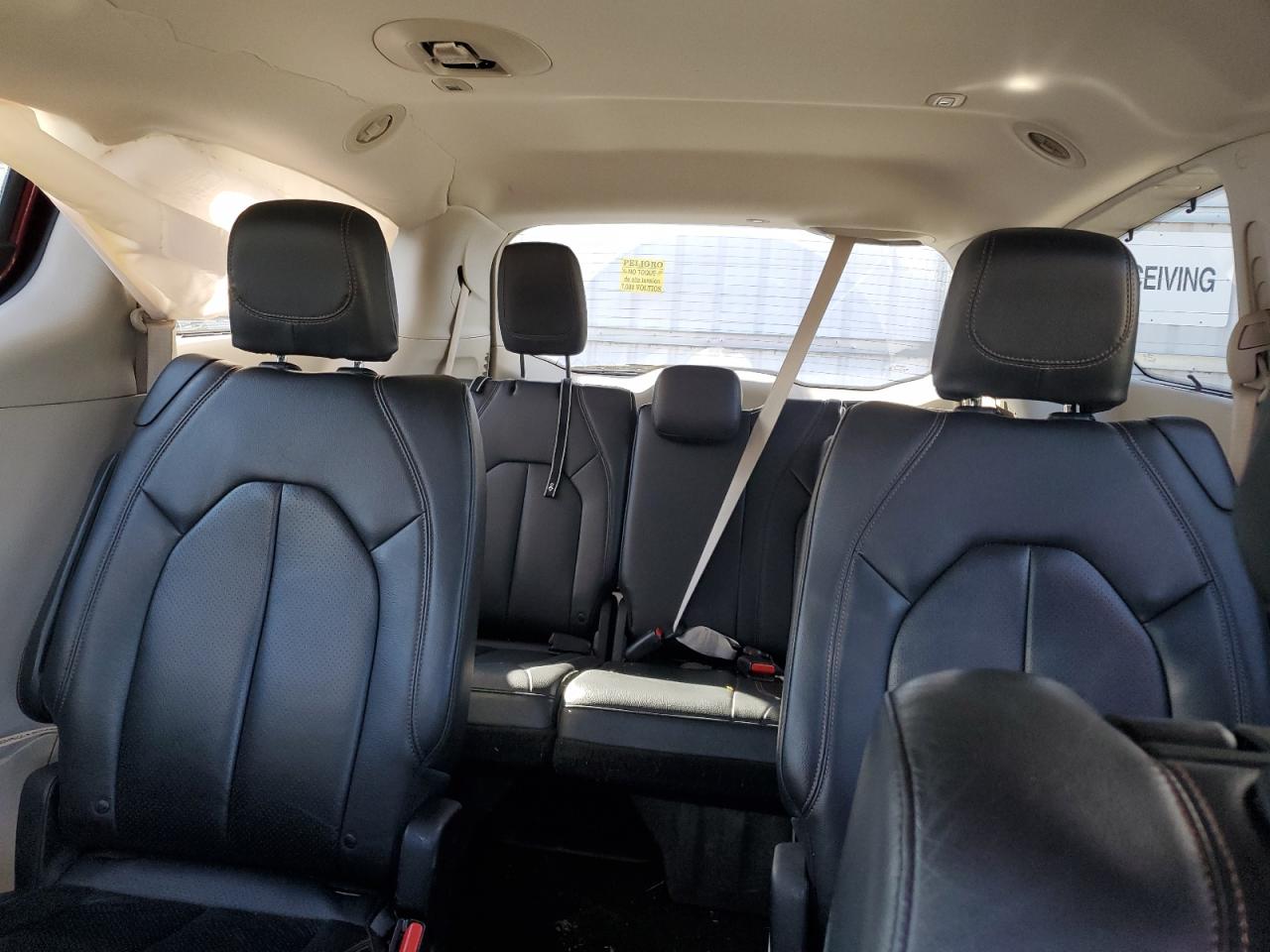 2017 Chrysler Pacifica - Image 10