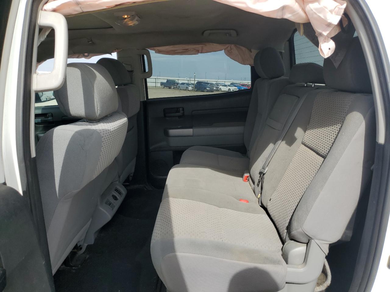 2012 Toyota Tundra - Image 11