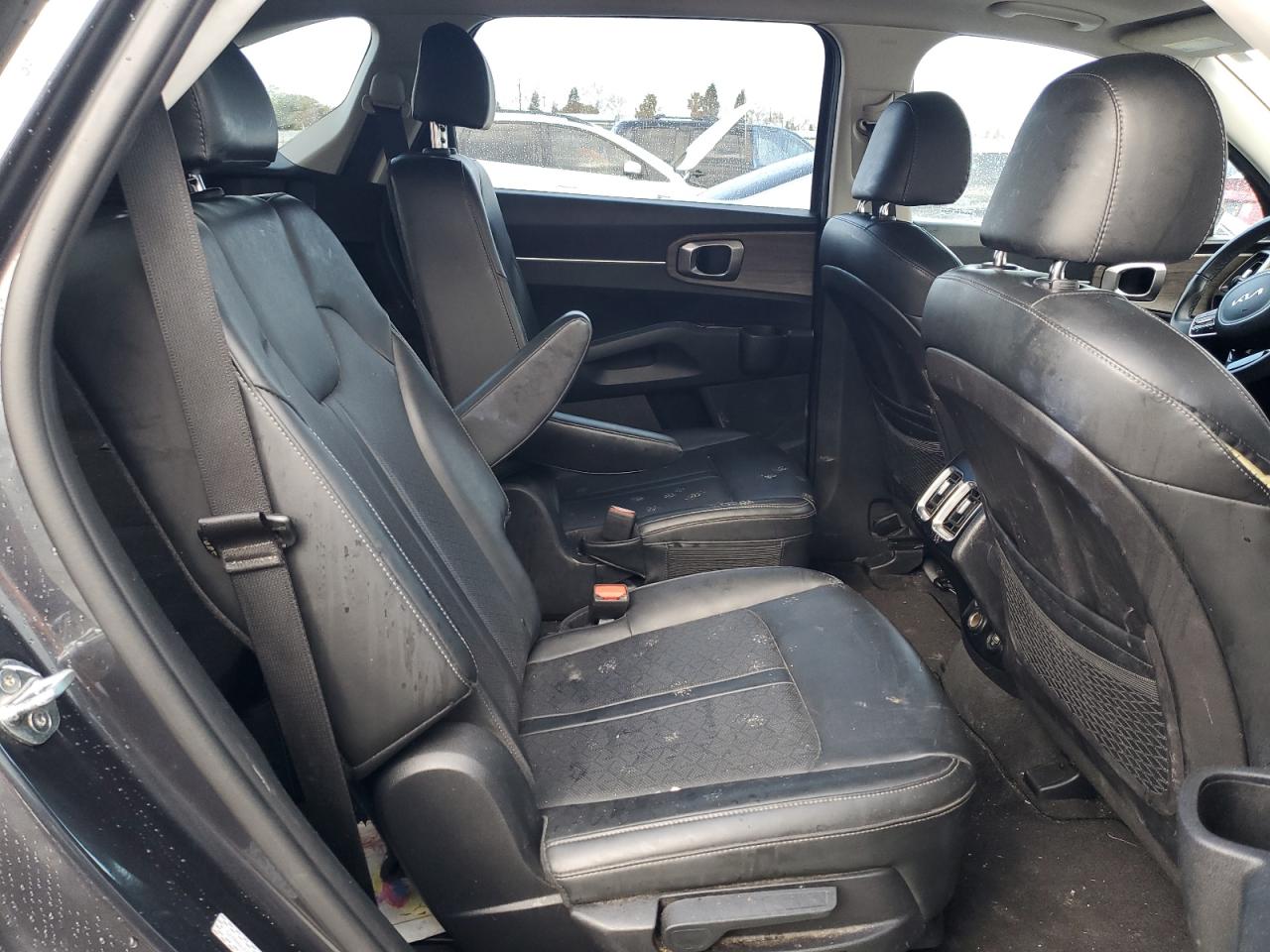 2022 Kia Sorento - Image 11