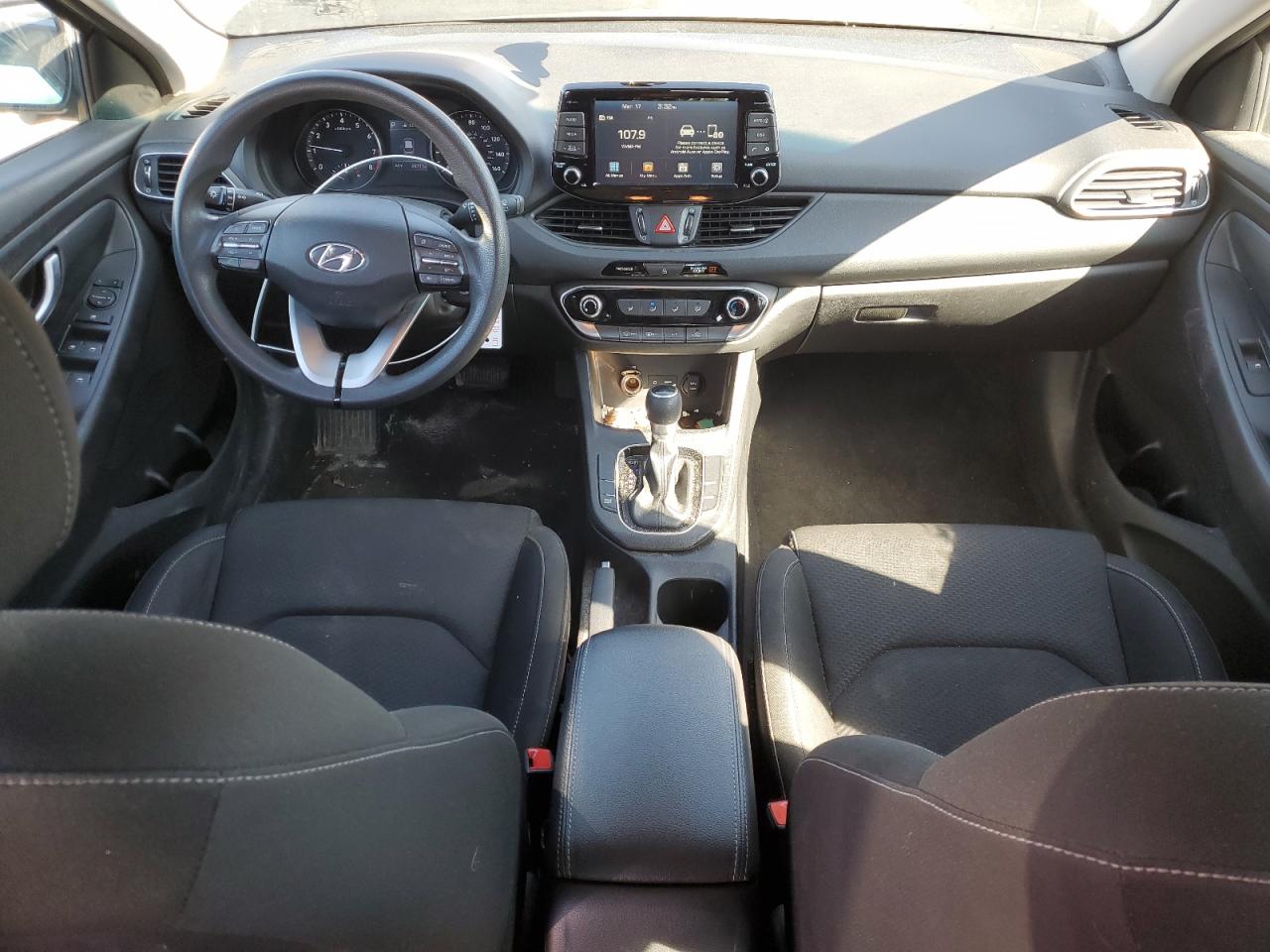 2019 Hyundai Elantra - Image 8