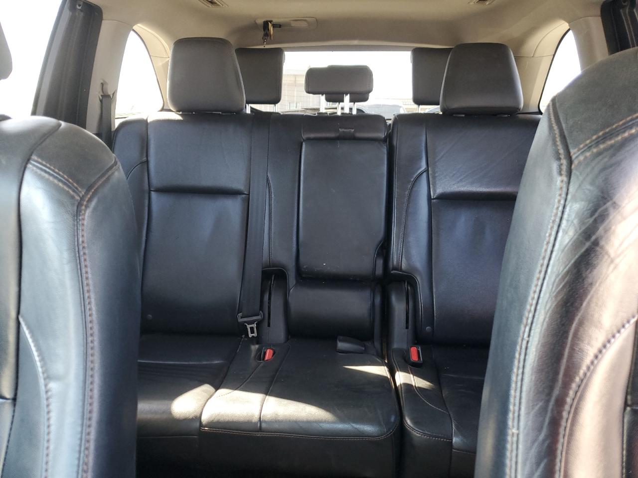 2014 Toyota Highlander - Image 10
