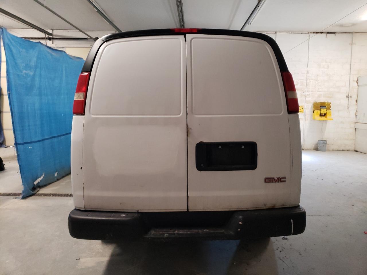 2011 GMC Savana - Image 6