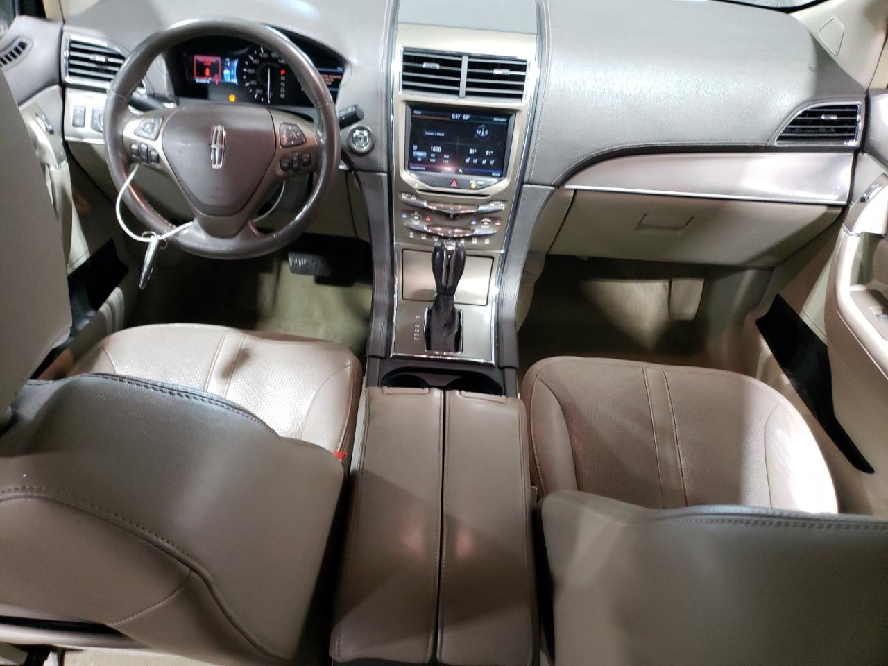 2011 Lincoln MKX - Image 8