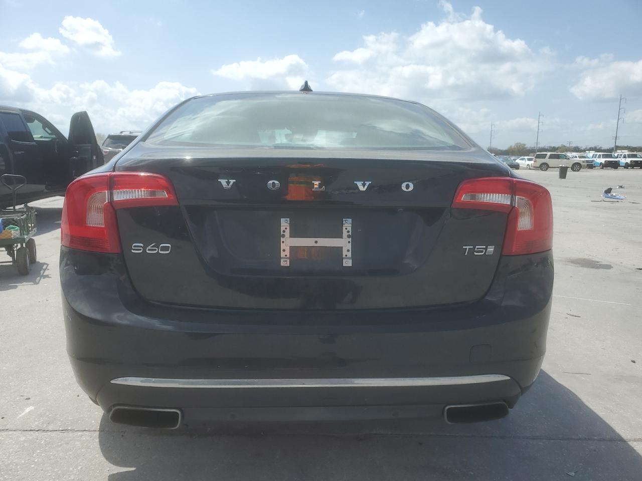 2018 Volvo S60 - Image 6