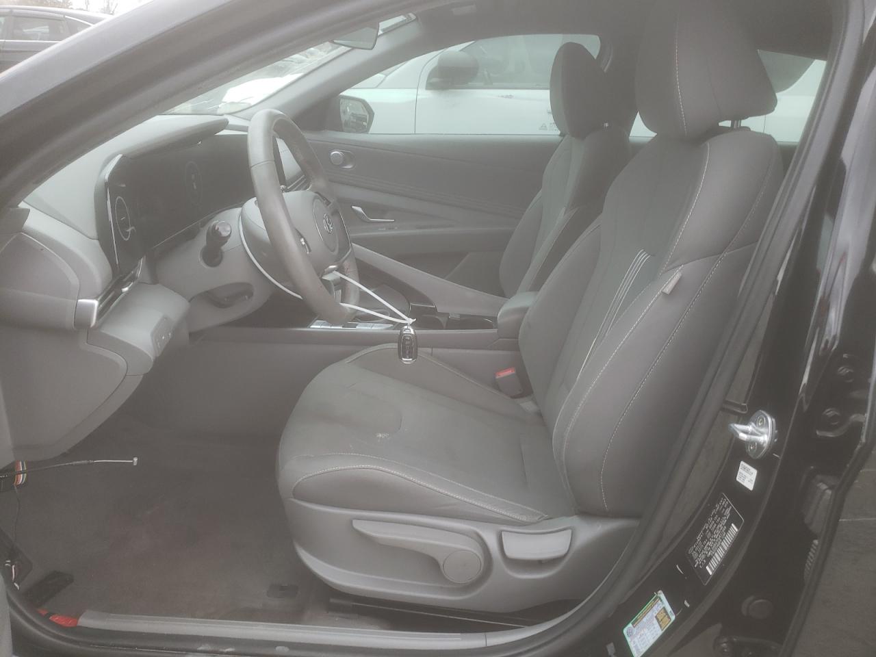 2023 Hyundai Elantra - Image 7