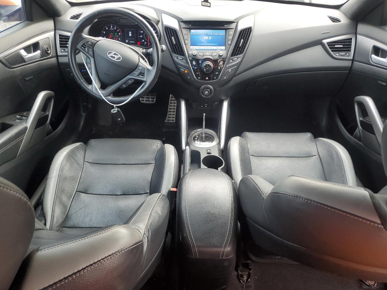 2016 Hyundai Veloster - Image 8