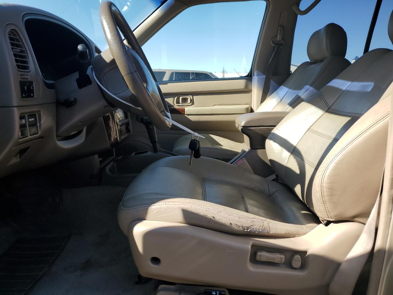 1999 Nissan Pathfinder - Image 7