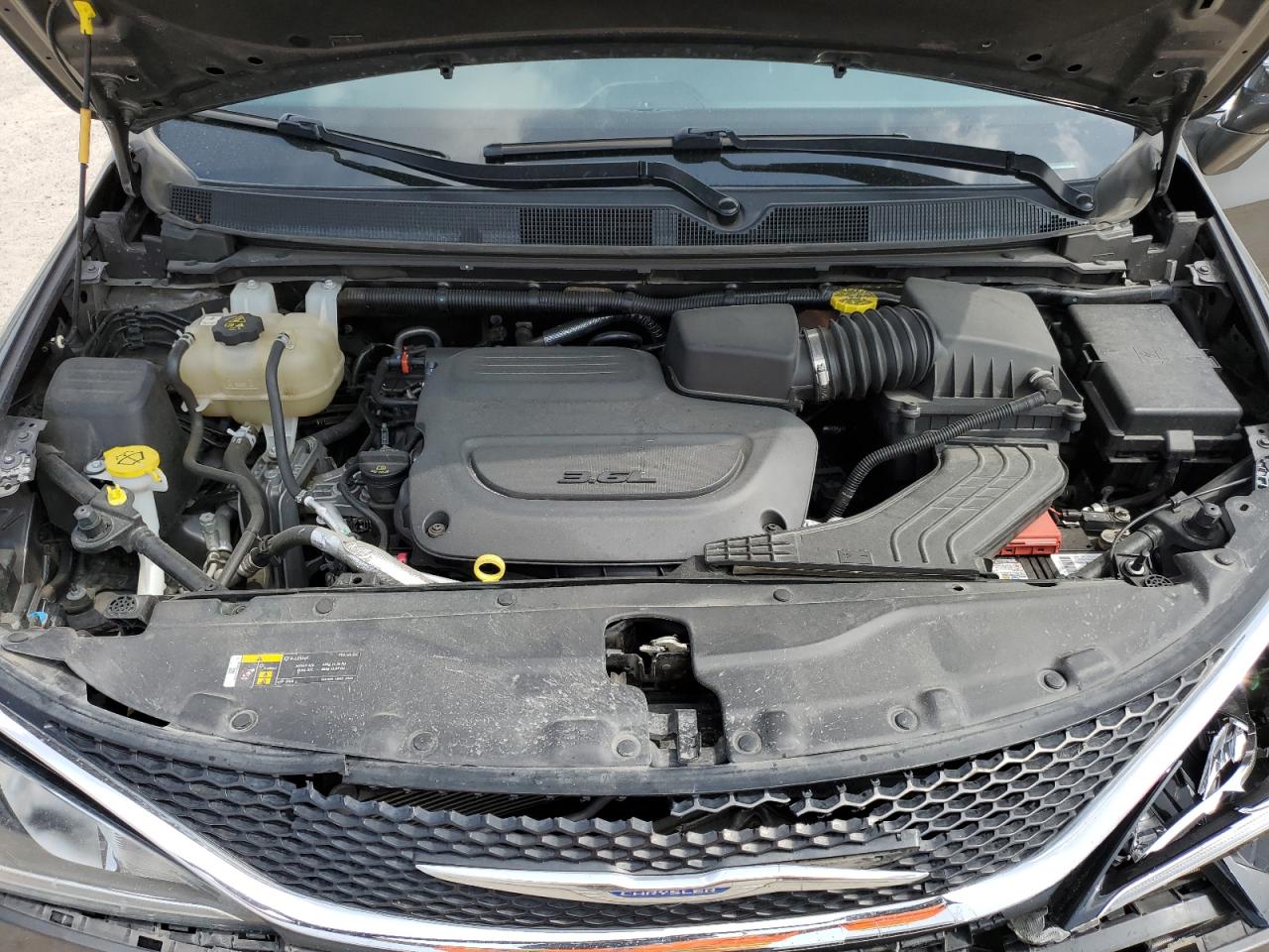 2020 Chrysler Pacifica - Image 12