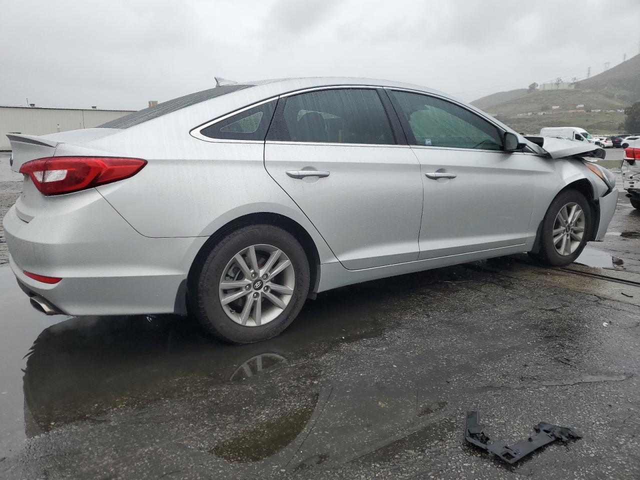 2016 Hyundai Sonata - Image 3