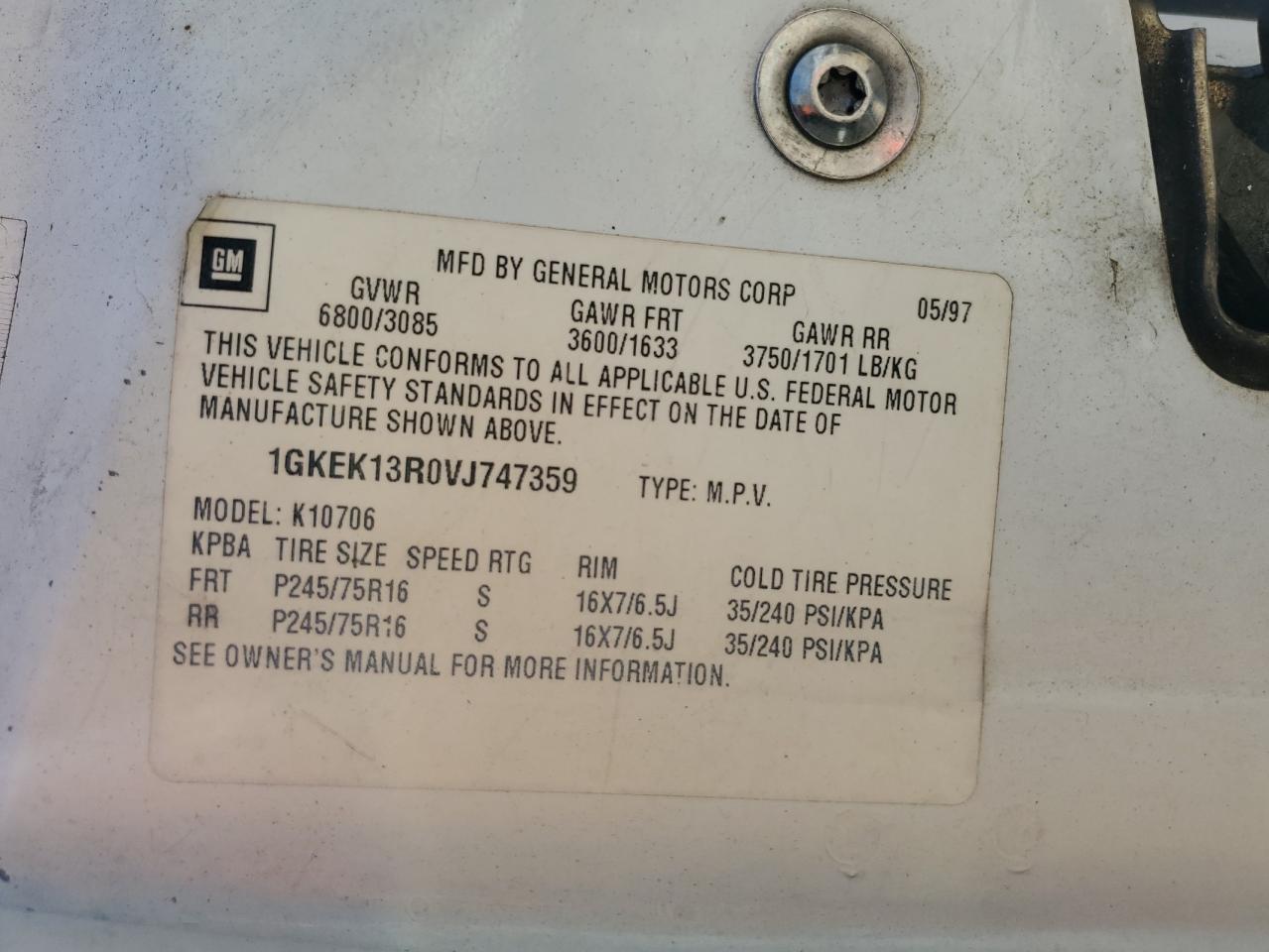 1997 GMC Yukon - Image 13
