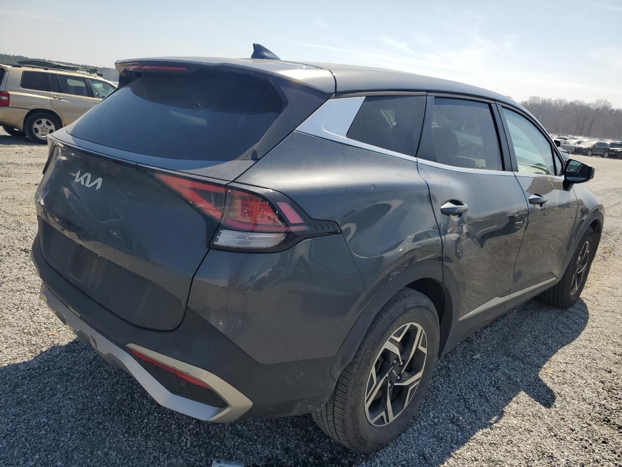 2023 Kia Sportage - Image 3