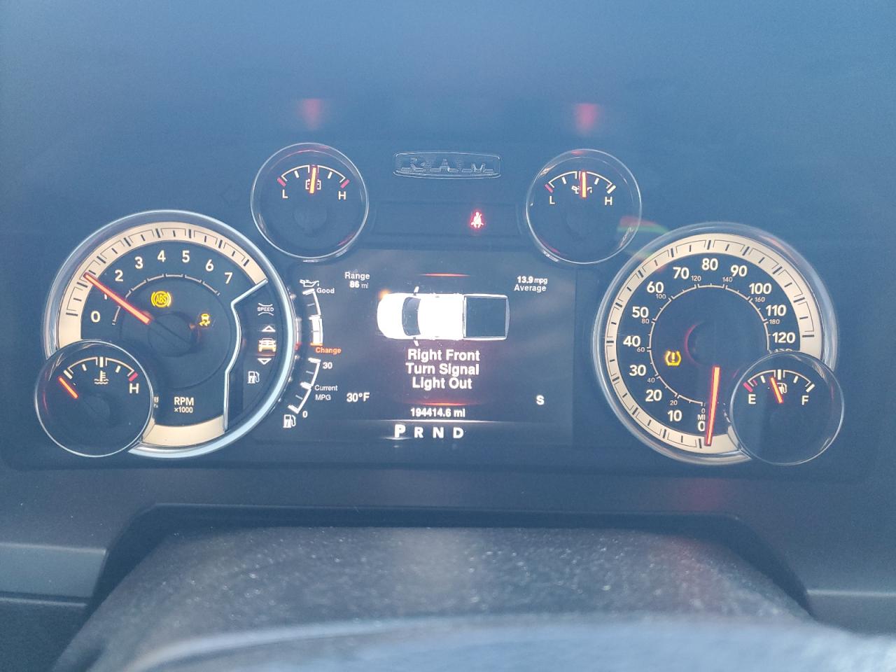 2016 RAM 1500 - Image 9