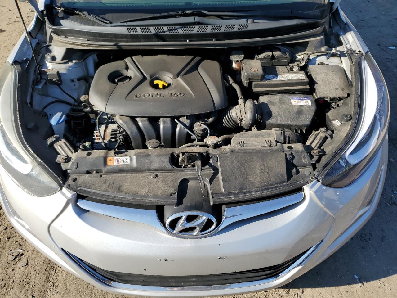 2016 Hyundai Elantra - Image 11