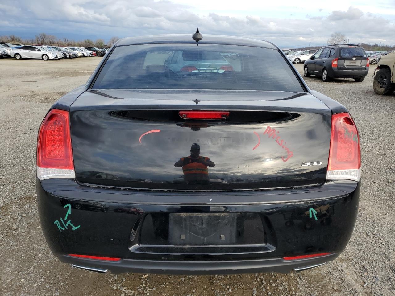2016 Chrysler 300 - Image 6